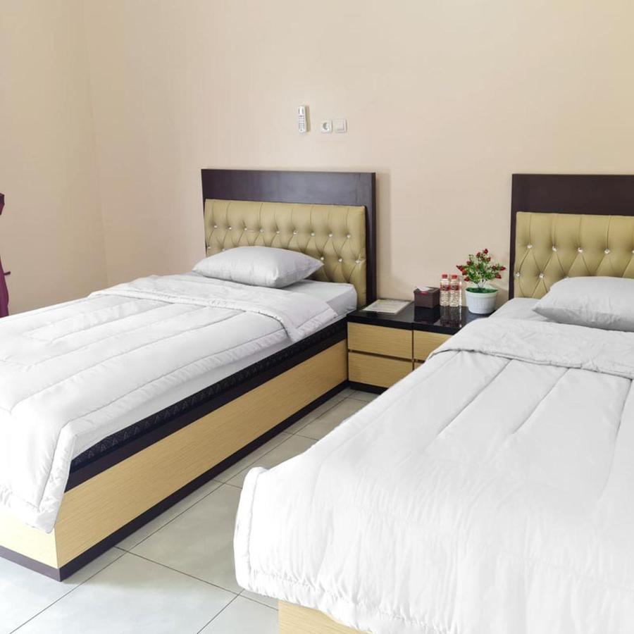 Hotel Reddoorz @ Jalan Nyai Enat Sampit Zewnętrze zdjęcie