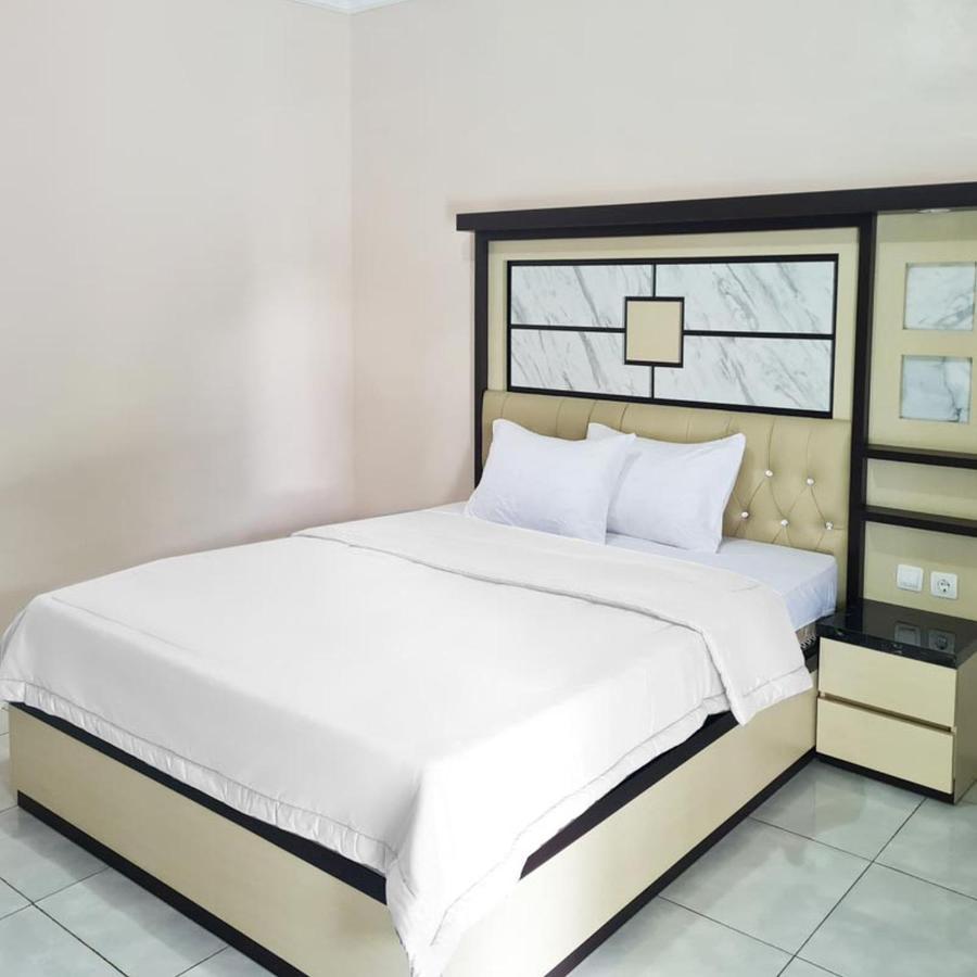 Hotel Reddoorz @ Jalan Nyai Enat Sampit Zewnętrze zdjęcie